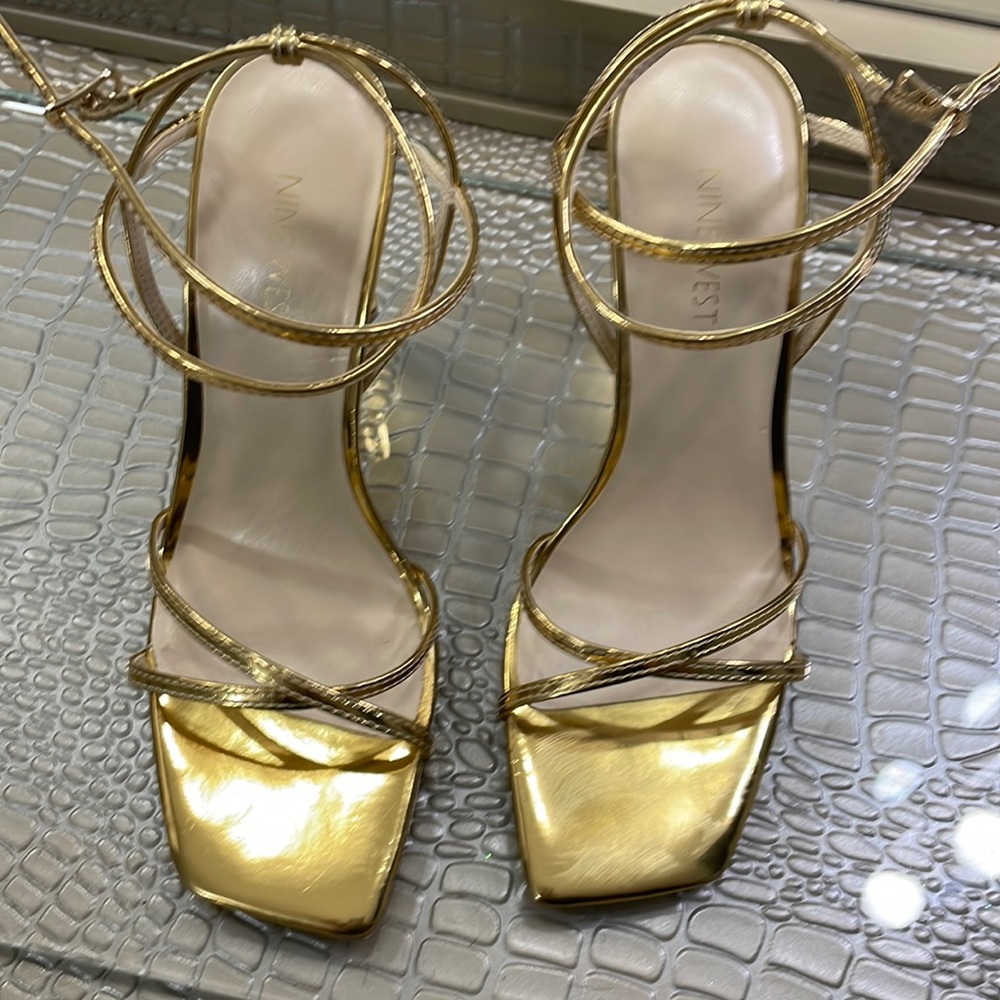 Woman shoes